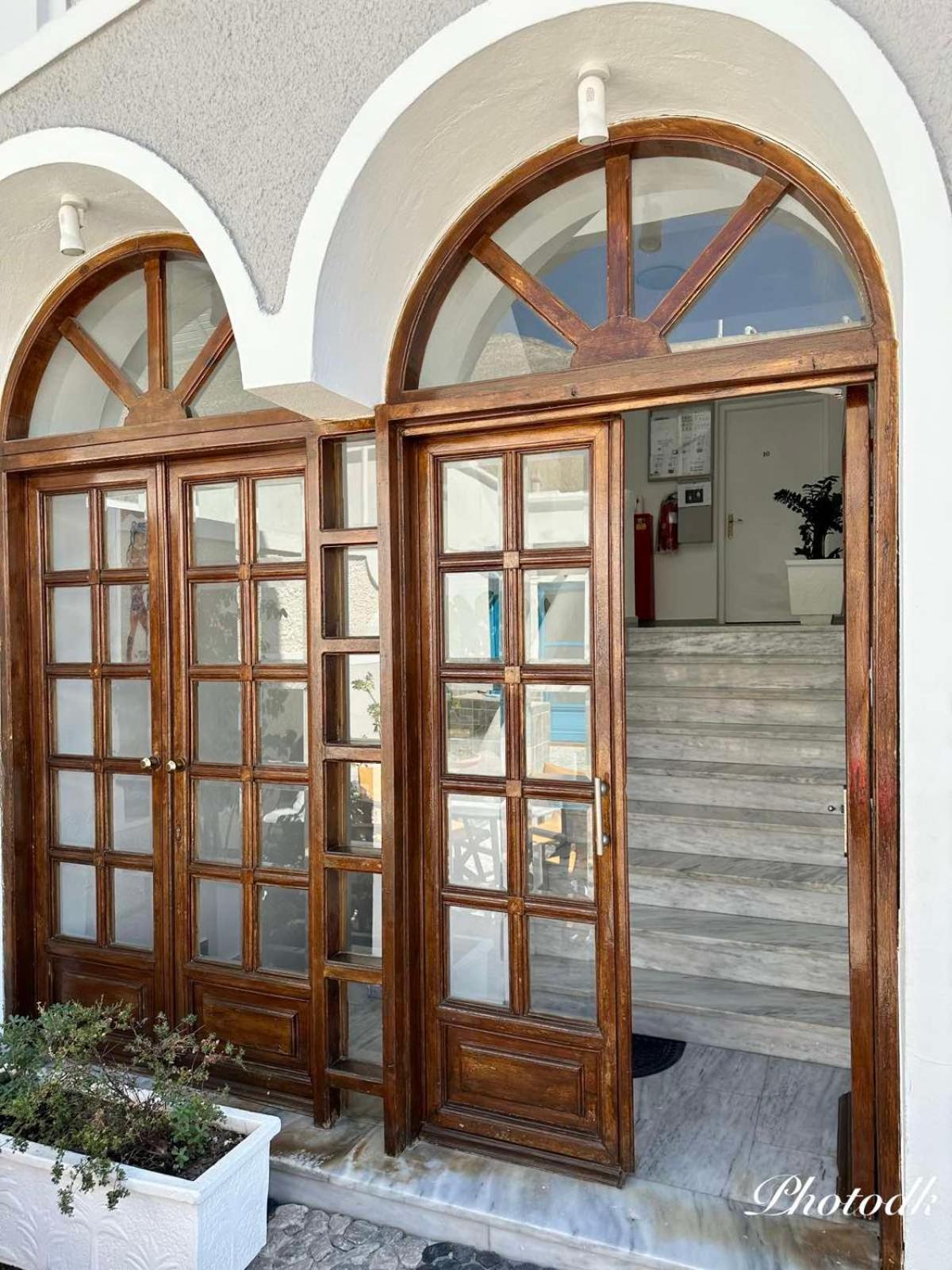 Santa Barbara Hotel Perissa  Exterior photo